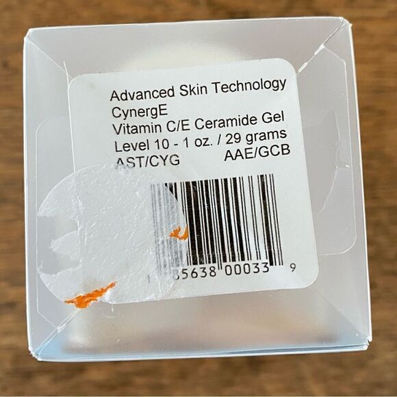 Cynerge Vitamin C Gel Face. New in Box (NIB)! Size 1 oz. - Picture 5 of 6